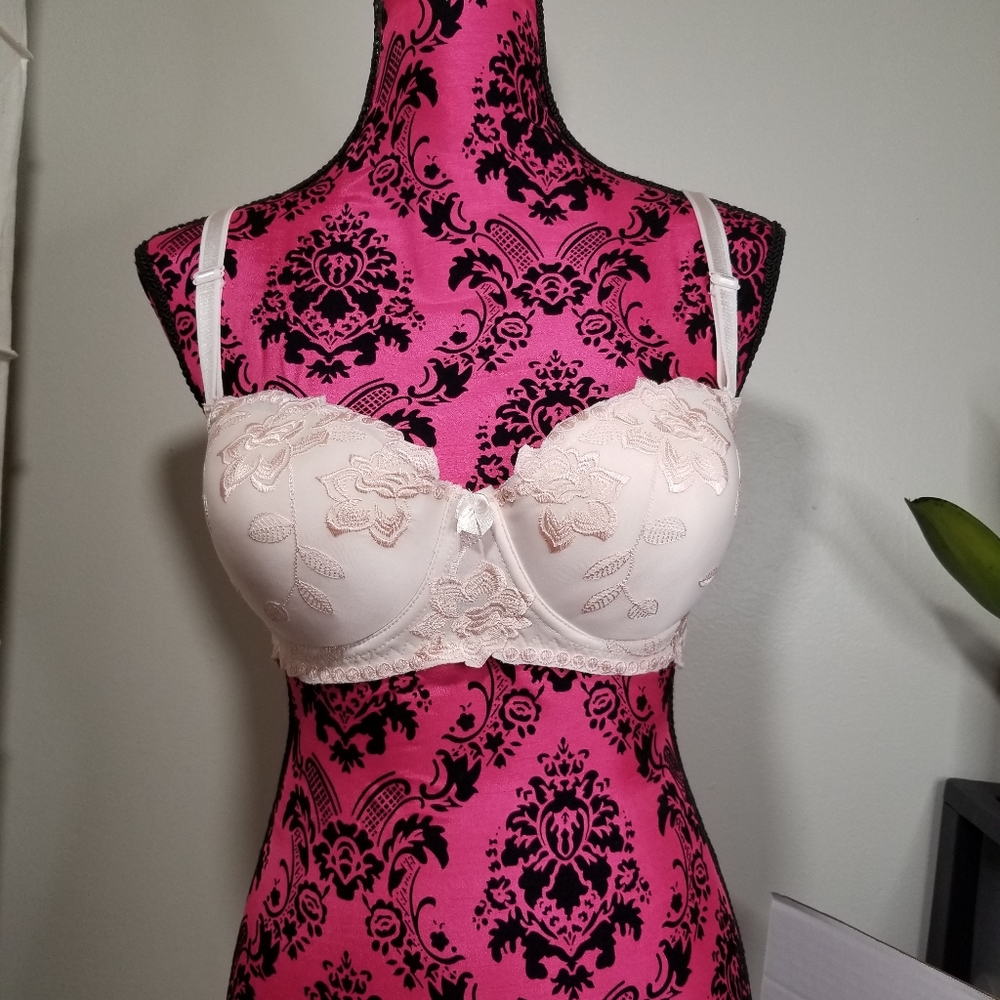 balconette white lace bra